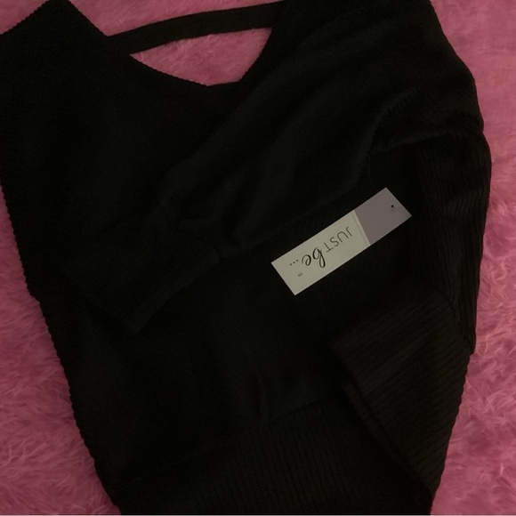 NWT BLACK SHIRT BY JUST BE, FRONT & BACK V-NECK SIZE JUNIOR L, GREAT GIFT IDEA - Picture 2 of 3
